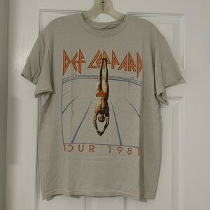 Brandy Melville Def Leppard Graphic Shirt